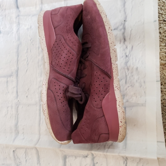 Ugg Tye lace up women's 9.5 - Picture 4 of 9